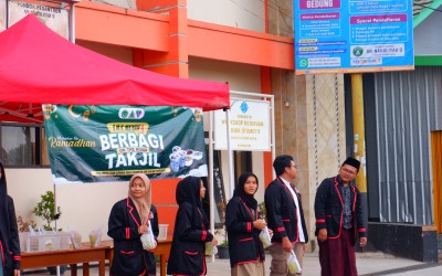 99 Gelas Minuman Jus Lemon di Bagikan Gratis